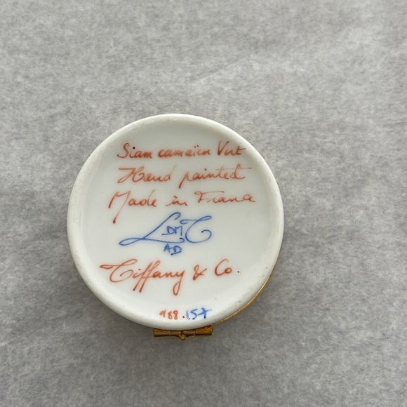 TIFFANY & CO. Le Tellec Siam Green Round Hinged hand painted Limoges Trinket Box - Picture 3 of 5